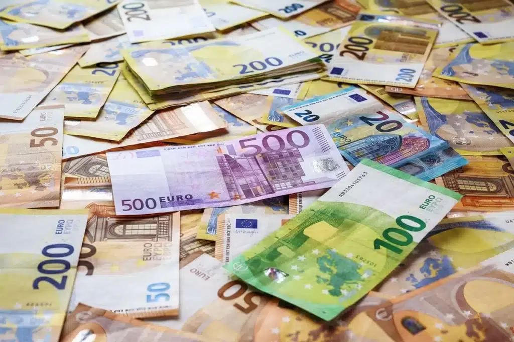 ΕΚΤΙΜΗΣΗ ΚΑΙ ΑΝΤΑΛΛΑΓΗ ΚΟΣΜΗΜΑΤΩΝ